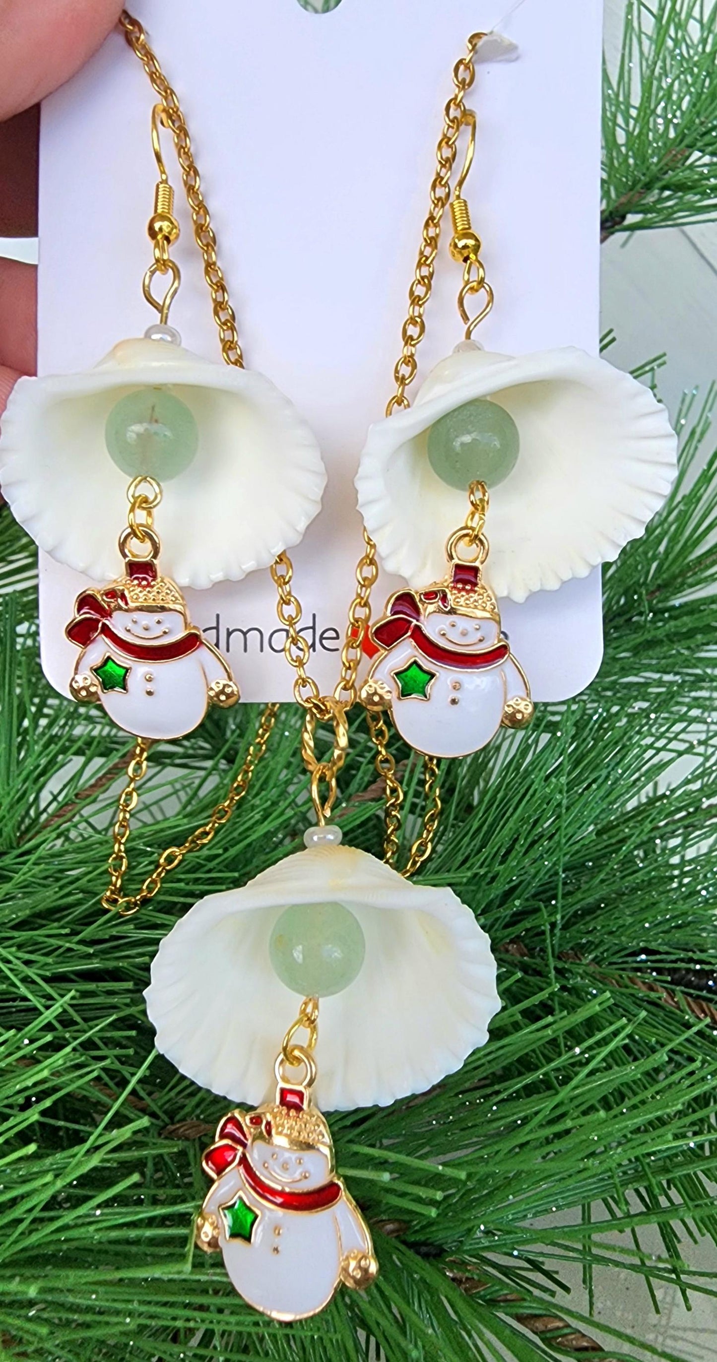 Seashell and snowman Christmas jewelry earring and necklace set. Available with ruby jade, green aventurine, or freshwater pearl beads.