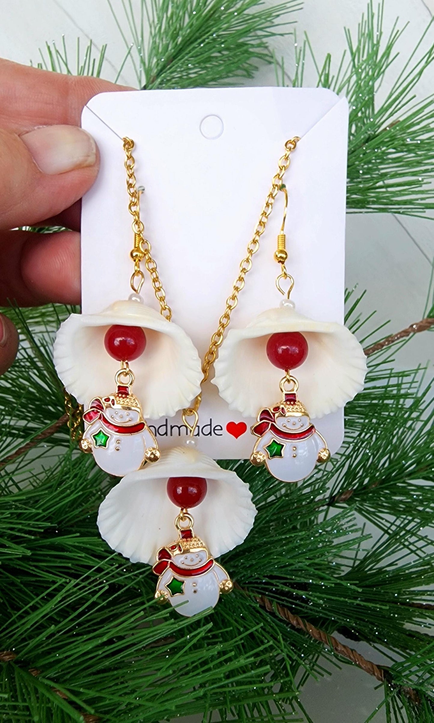 Seashell and snowman Christmas jewelry earring and necklace set. Available with ruby jade, green aventurine, or freshwater pearl beads.