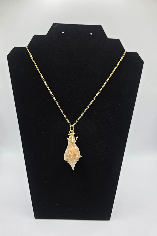 Handmade Florida juvenile fighting conch pendant on 18" (+2") stainless steel chain. Perfect for beach wedding or anytime gift.